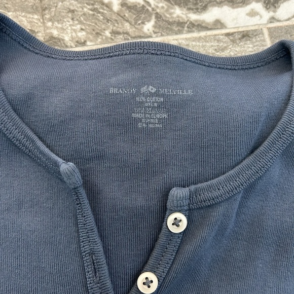 Brandy Melville Long Sleeve - Picture 2 of 4